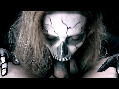 ❤️ Demon famke sûgje hoanne mei har swarte mûle en slikken cum. ❤❌ Just porno op fy.xxxtophd.ru ☑