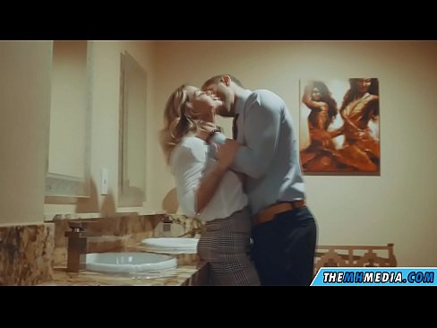 ❤️ As in busty blonde jo ferliedt yn in iepenbier toilet ❤❌ Just porno op fy.xxxtophd.ru ☑